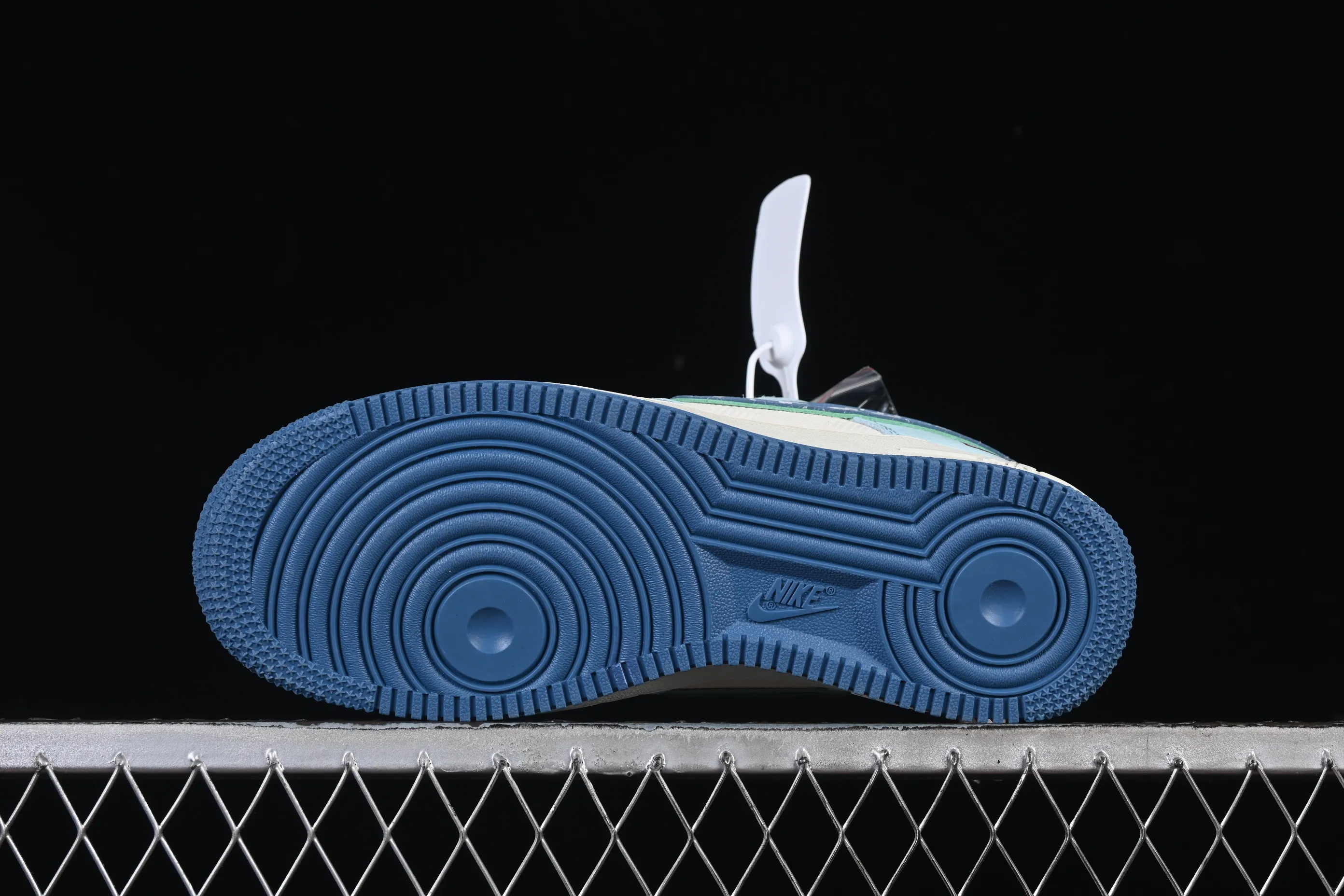 All categories Nk Air Force 1 Air Force series Nk Air Force 1 Low Air Force low-top Nike Air Force 1'07 Low LV joint white and blue Air Force 1 low-top casual sneakers YF9511-809